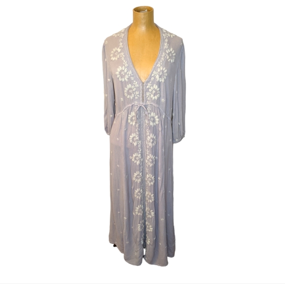 Free People Dresses & Skirts - Free People Embroidered Fable Midi Dress Women's in Lavender Boho Size Medium